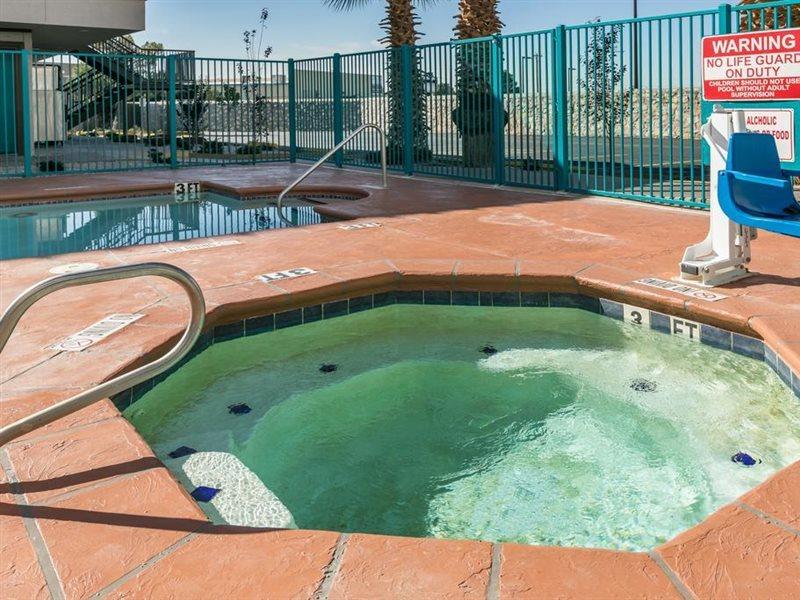 Hotel Ramada By Wyndham El Paso Exterior foto