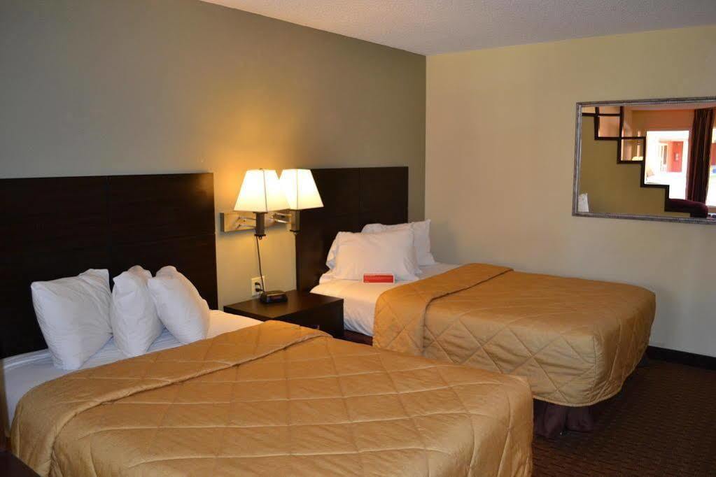 Hotel Ramada By Wyndham El Paso Exterior foto